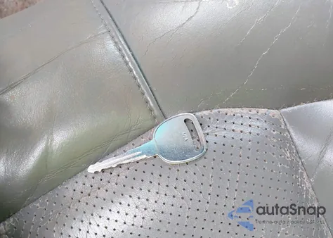 2002 Cadillac Escalade Standard from USA, damaged, VIN 1GYEC63T22R126360